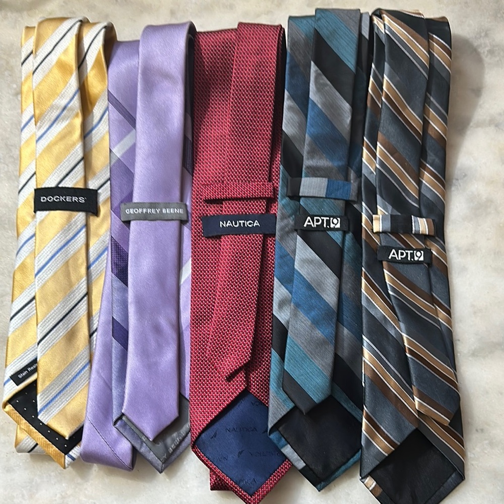 Dockers Yellow Striped Men's Tie